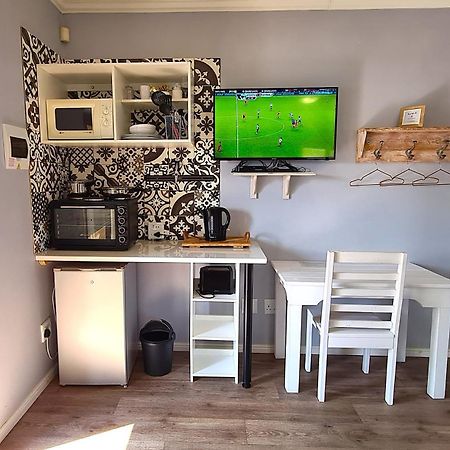 Tiende Laan Bed & Breakfast And Self-Catering Walvis Bay Ngoại thất bức ảnh