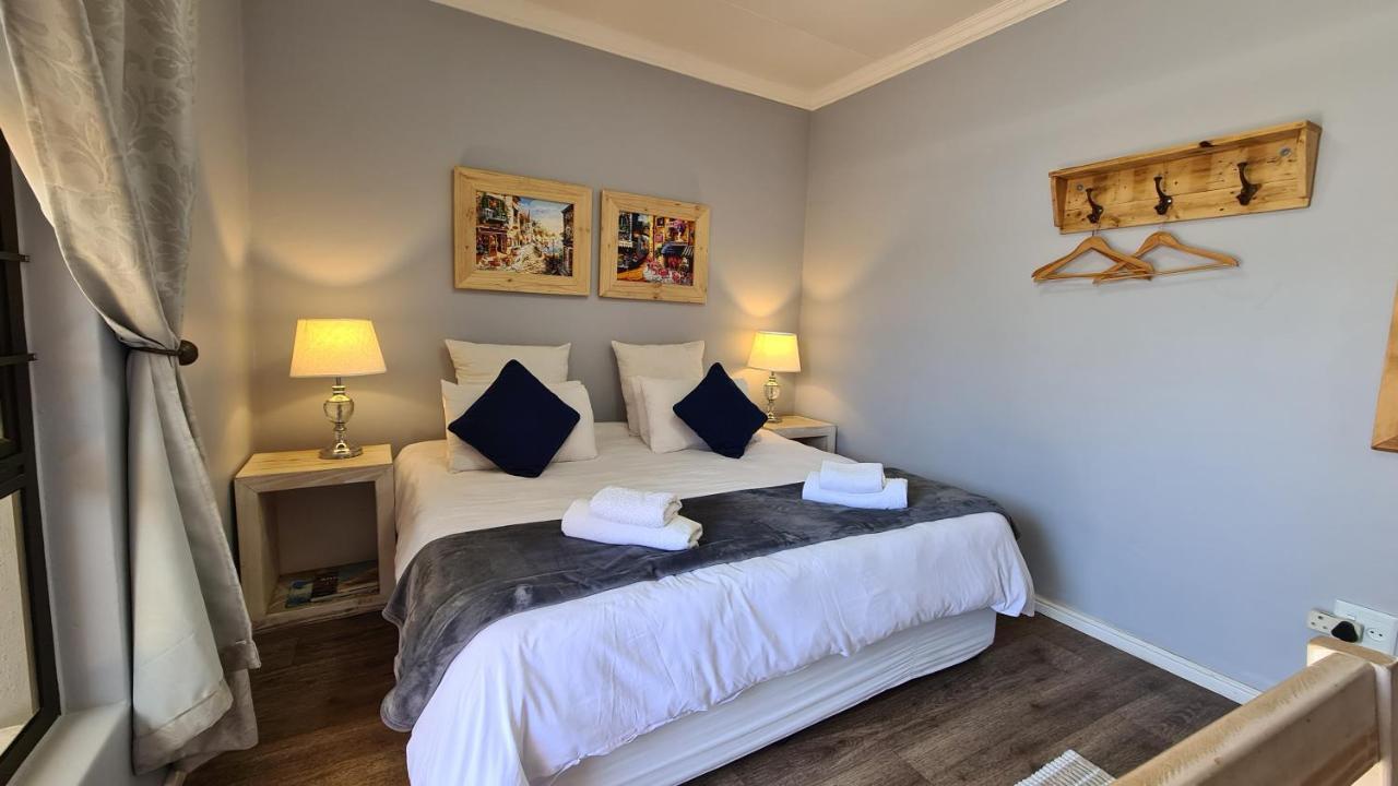 Tiende Laan Bed & Breakfast And Self-Catering Walvis Bay Ngoại thất bức ảnh