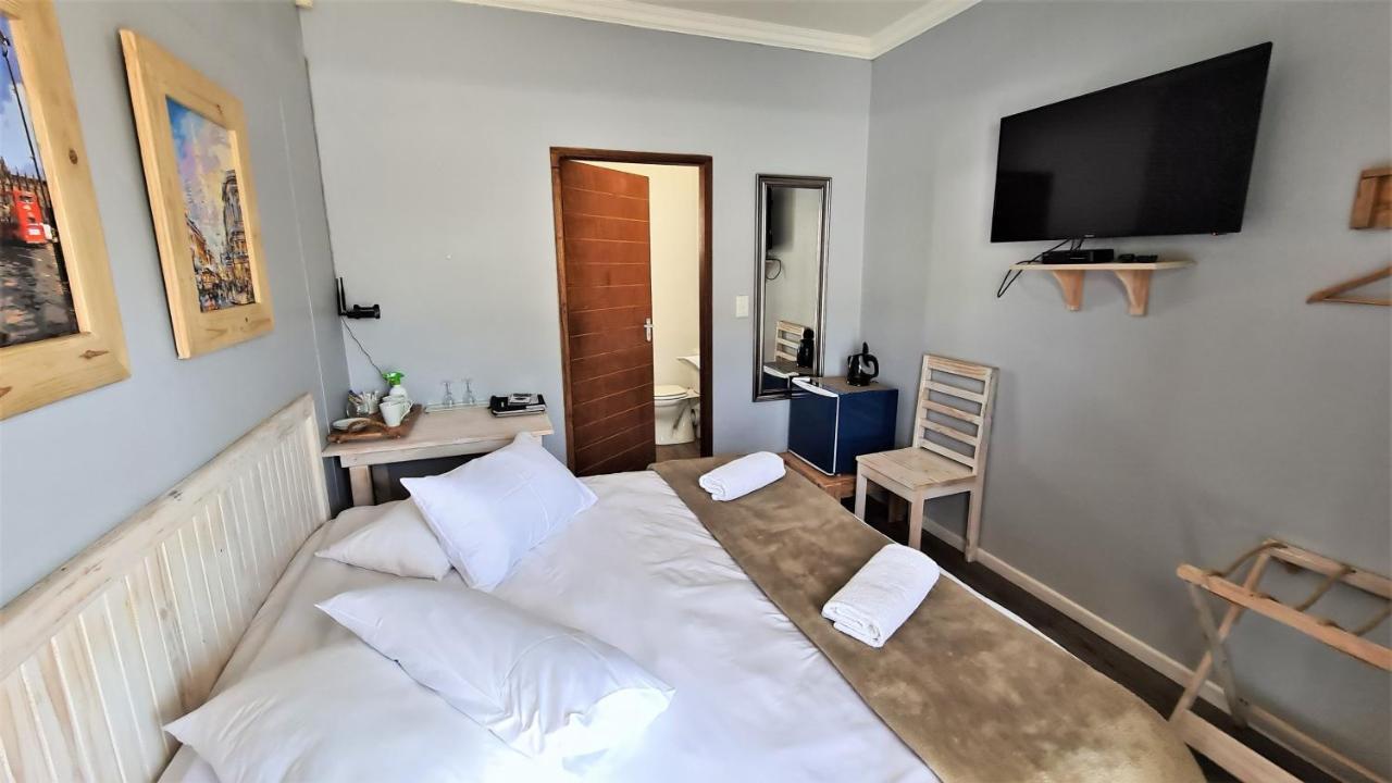 Tiende Laan Bed & Breakfast And Self-Catering Walvis Bay Ngoại thất bức ảnh