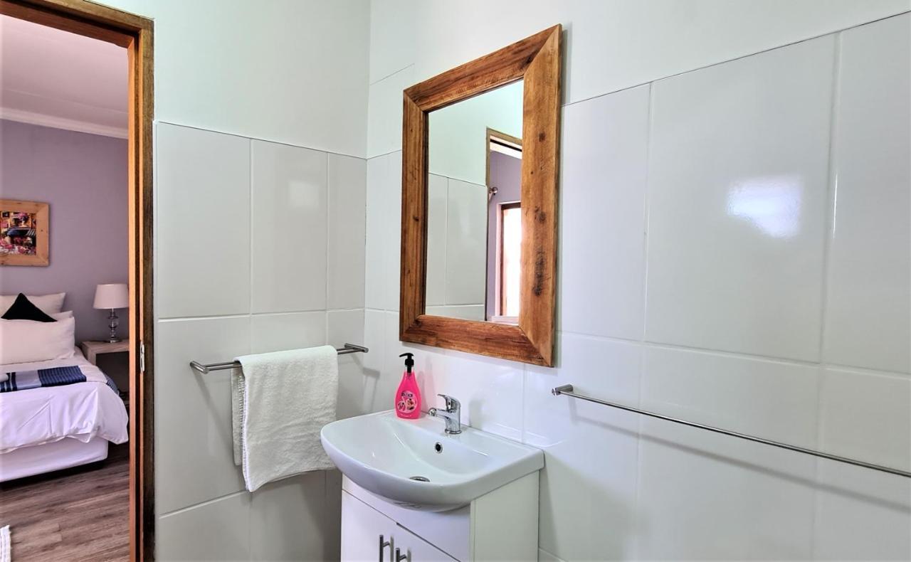 Tiende Laan Bed & Breakfast And Self-Catering Walvis Bay Ngoại thất bức ảnh