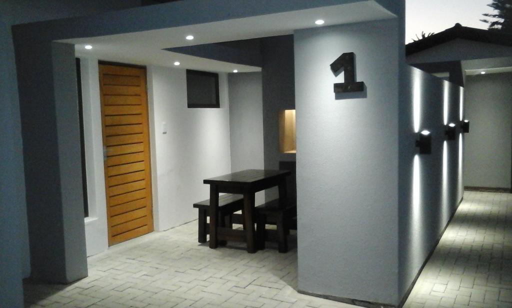 Tiende Laan Bed & Breakfast And Self-Catering Walvis Bay Phòng bức ảnh