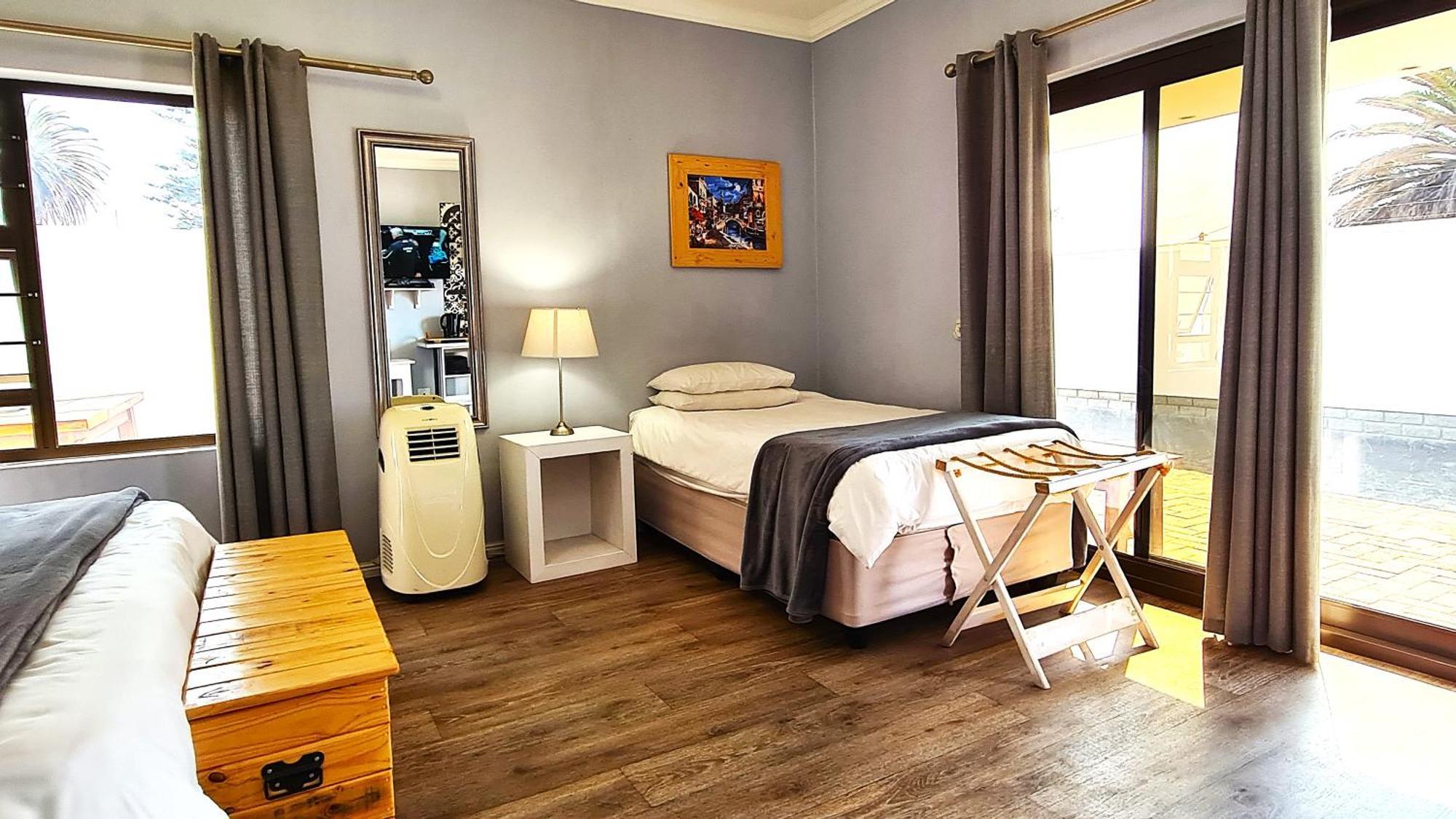 Tiende Laan Bed & Breakfast And Self-Catering Walvis Bay Ngoại thất bức ảnh
