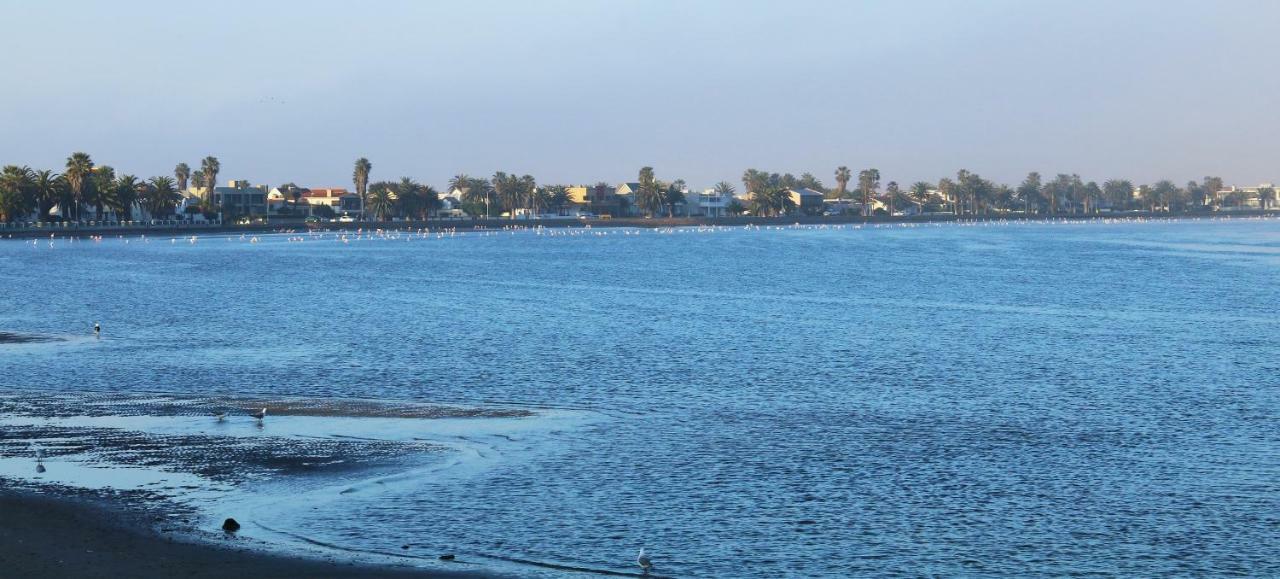 Tiende Laan Bed & Breakfast And Self-Catering Walvis Bay Ngoại thất bức ảnh