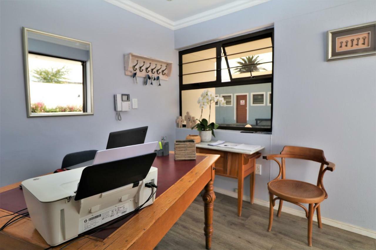 Tiende Laan Bed & Breakfast And Self-Catering Walvis Bay Ngoại thất bức ảnh