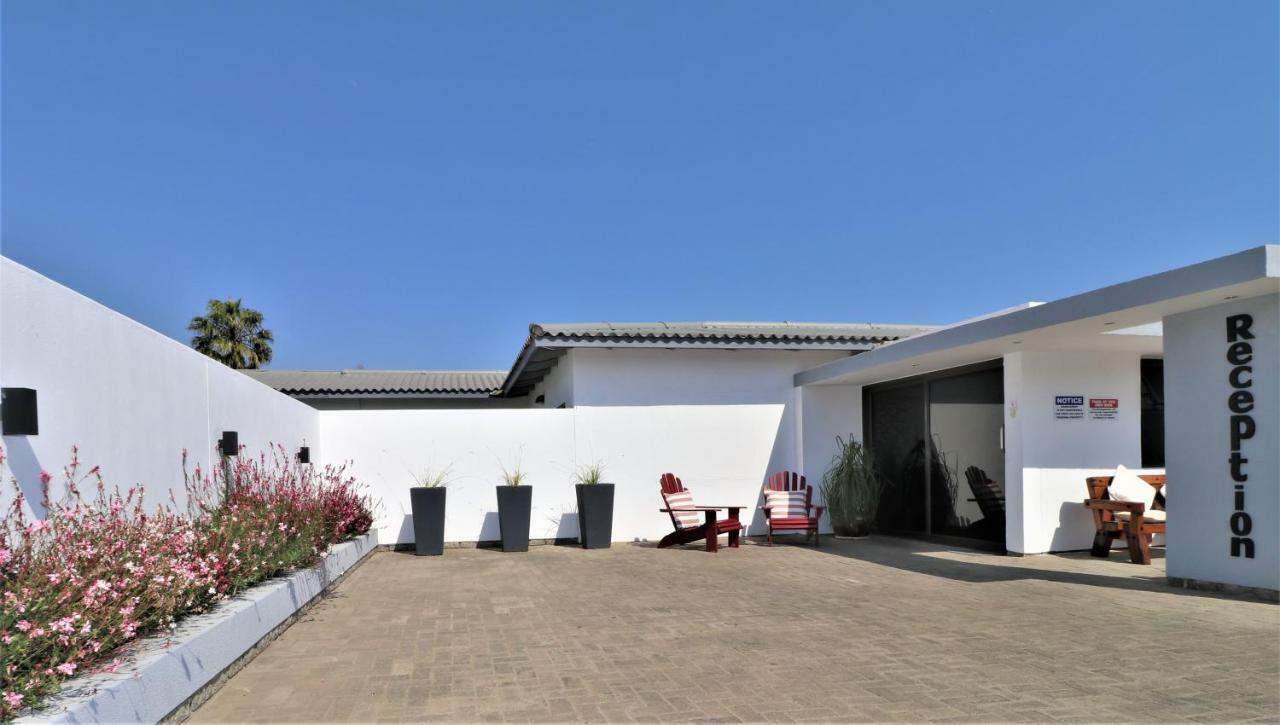Tiende Laan Bed & Breakfast And Self-Catering Walvis Bay Ngoại thất bức ảnh