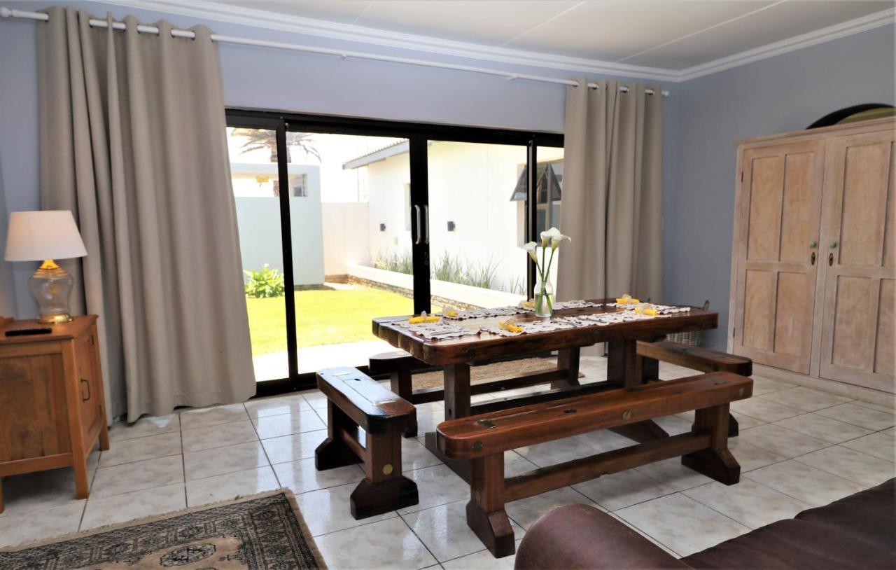 Tiende Laan Bed & Breakfast And Self-Catering Walvis Bay Ngoại thất bức ảnh
