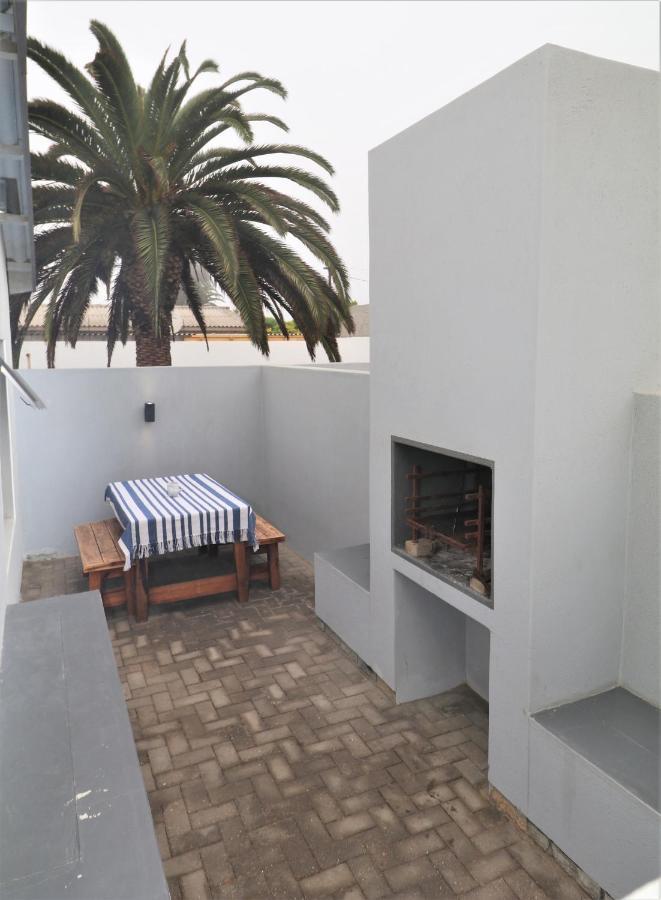 Tiende Laan Bed & Breakfast And Self-Catering Walvis Bay Ngoại thất bức ảnh